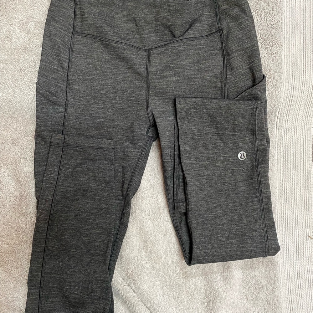 Lululemon grey running tights. EUC size 4